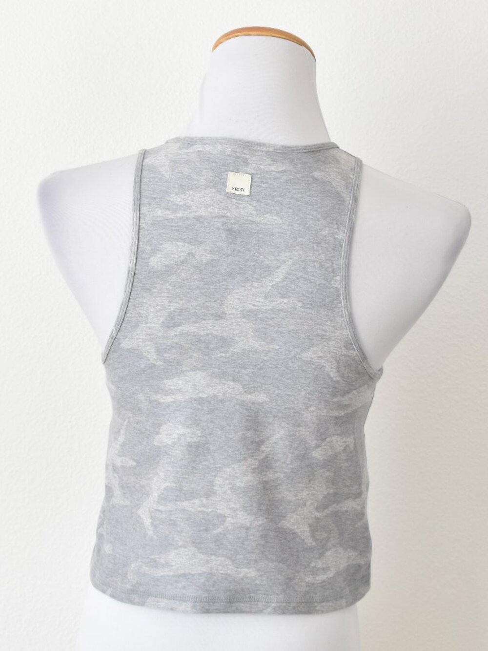 Vuori Elevation Plyo Tank Camouflage Crop Top - L - Picture 5 of 9